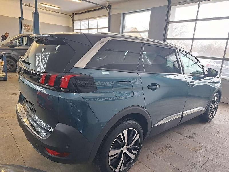 Gebraucht Peugeot 5008 Allure 131 PS (96 kW) 2019 Lackierung emerald crystal SUV