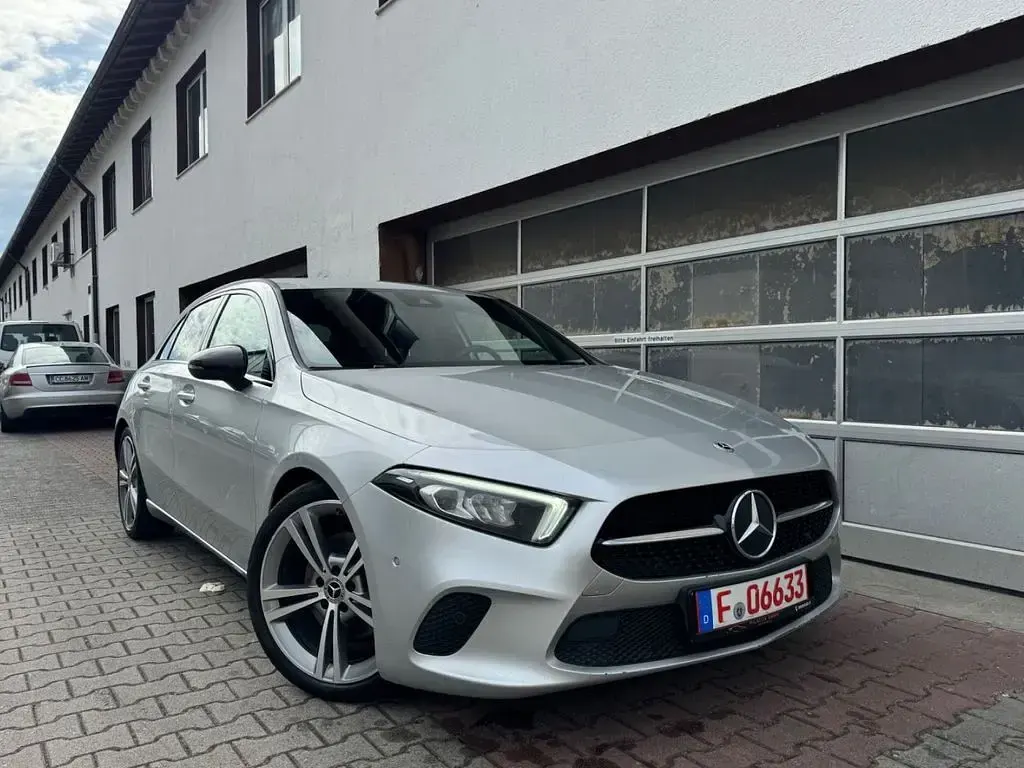 Gebraucht Mercedes A220 190 PS (139 kW) 2021 Silber Limousine