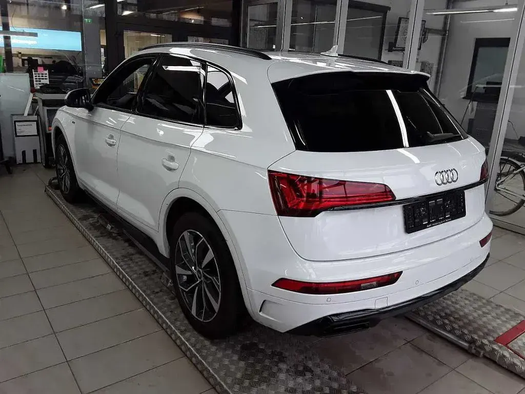 Gebraucht Audi Q5 S-Line 163 PS (119 kW) 2021 Gletscherweiß metallic SUV