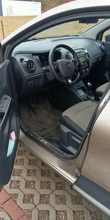 Gebraucht Renault Captur Life 90 PS (66 kW) 2015 Beige SUV
