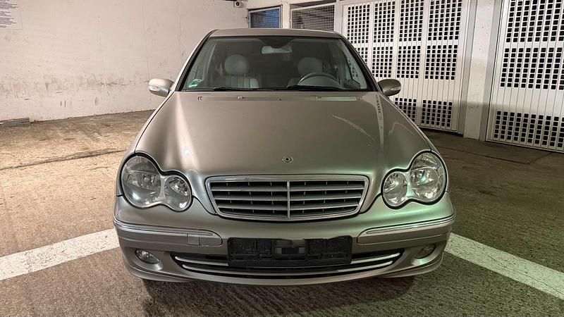 Gebraucht Mercedes C200 Elegance 122 PS (89 kW) 2005 Grau Limousine