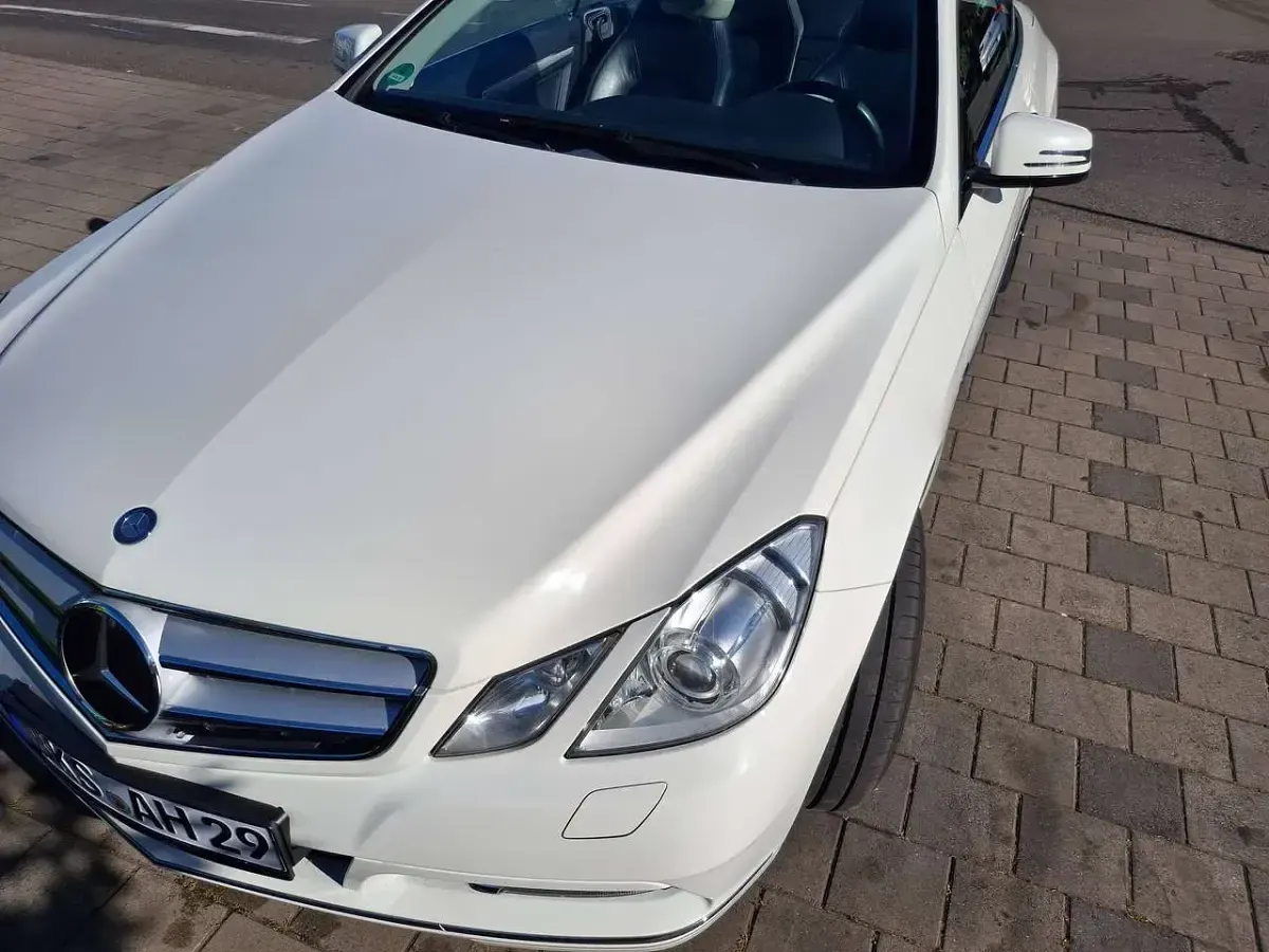 Gebraucht Mercedes E250 Elegance 204 PS (150 kW) 2011 Weiß Cabrio