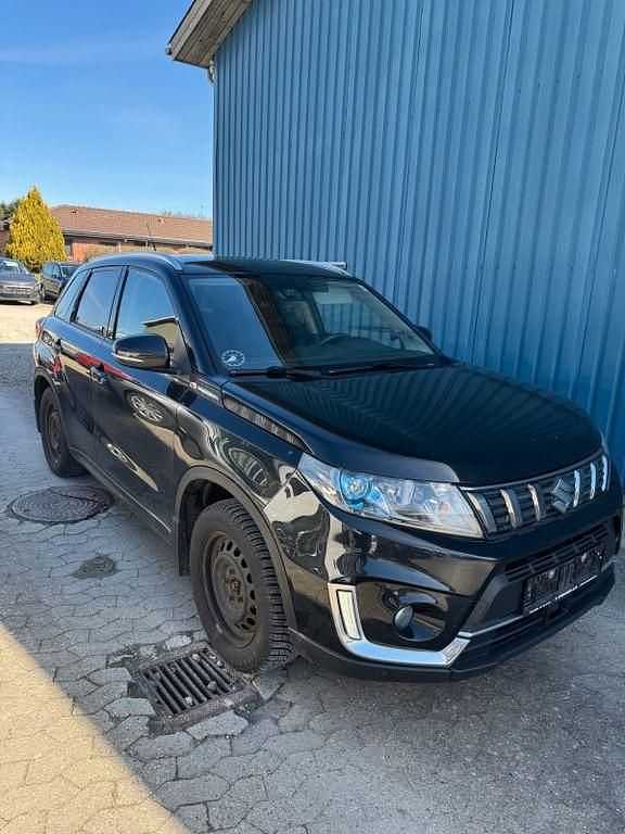 Gebraucht Suzuki Vitara Comfort 111 PS (81 kW) 2020 Schwarz SUV