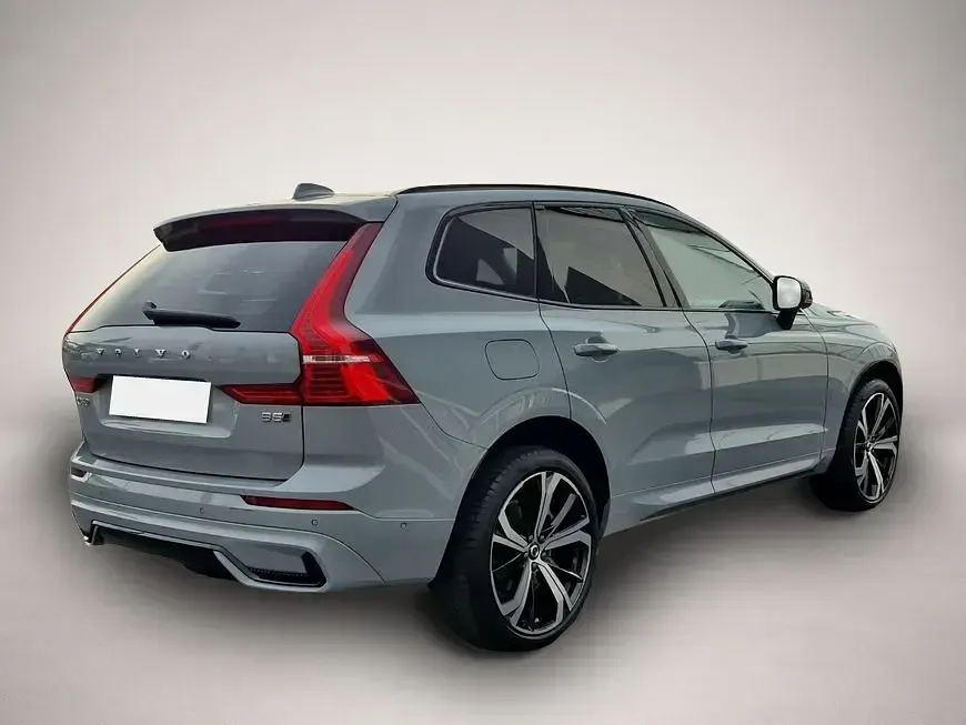 Gebraucht Volvo XC60 Business Edition 250 PS (183 kW) 2025 Grau SUV