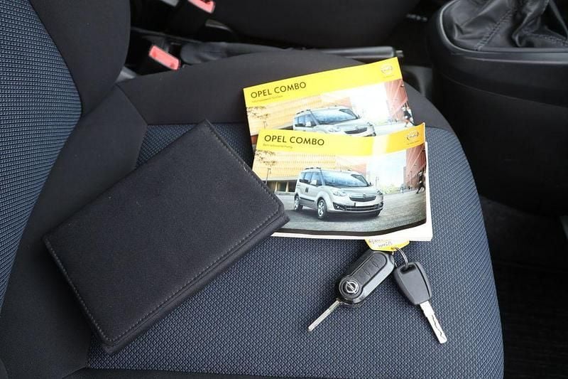 Gebraucht Opel Combo 120 PS (88 kW) 2014 Weiß Van / Kleinbus