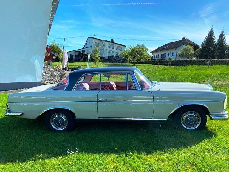 Gebraucht Mercedes W111 120 PS (88 kW) 1963 Beige Coupé