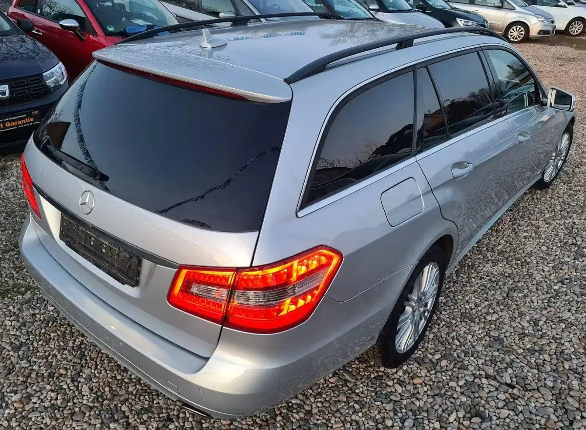 Gebraucht Mercedes E300 252 PS (185 kW) 2012 Silber Kombi