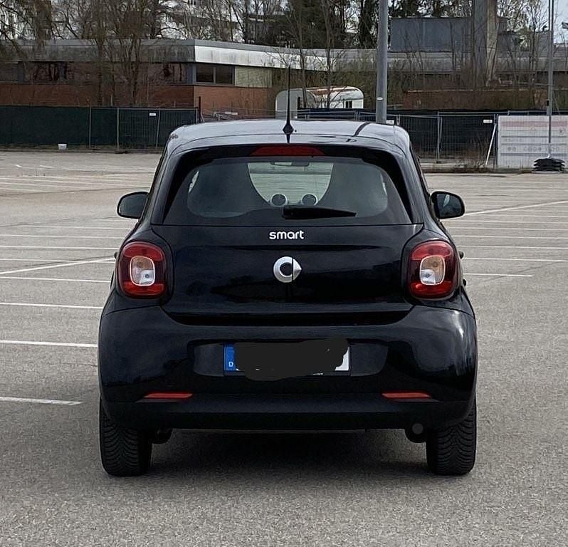 Second-hand Smart ForFour 71 CP (52 kW) 2019 Negru Hatchback