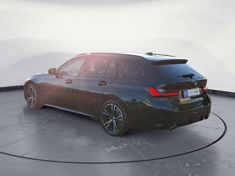 Gebraucht BMW 320 M Sport 184 PS (135 kW) 2025 Black sapphire metallic Kombi