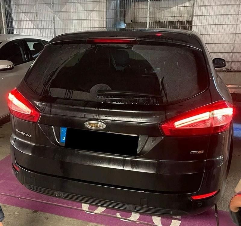 Schwarz Gebraucht 2011 Ford Mondeo Kombi | 2.700 € (Superpreis) - Bild 1/4