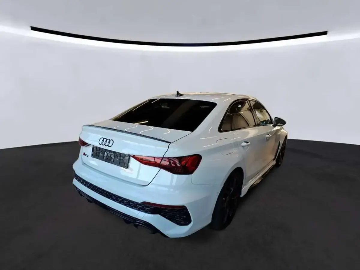 Gebraucht Audi RS3 Ambiente 400 PS (294 kW) 2024 Weiß Limousine