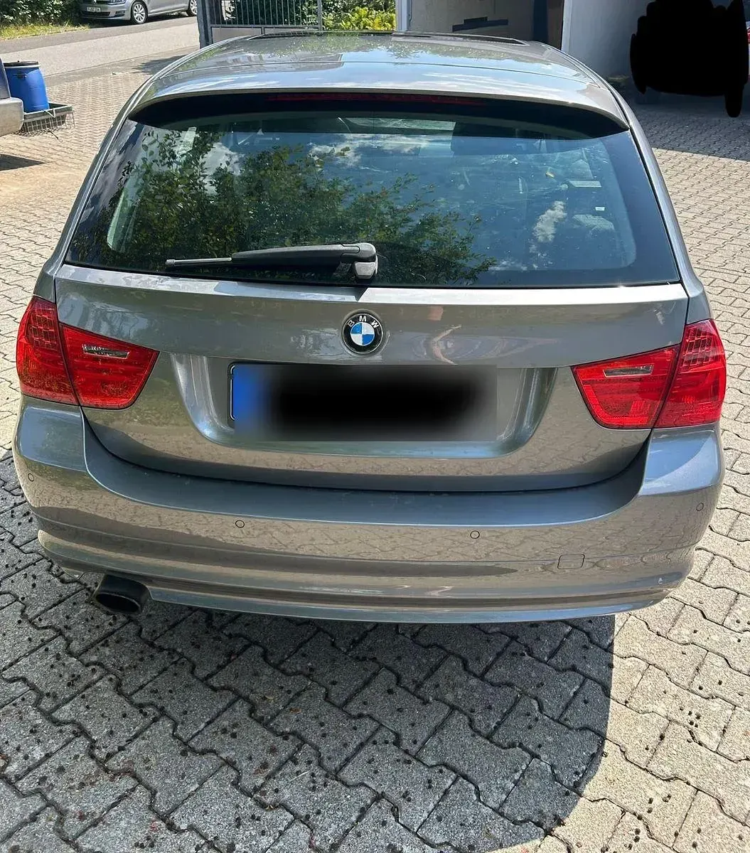 Gebraucht BMW 318 Comfort Edition 143 PS (105 kW) 2010 Grau Kombi
