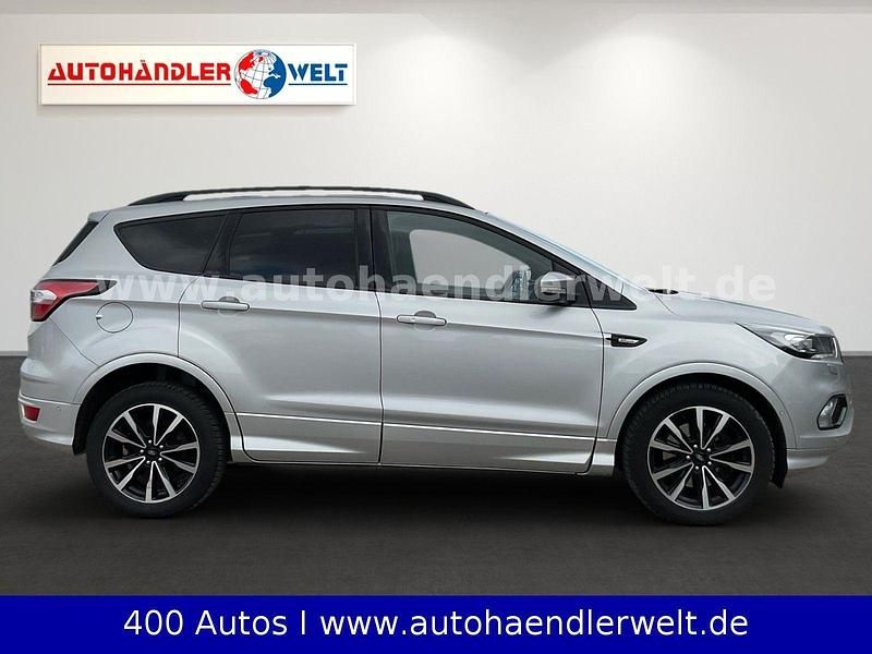 Gebraucht Ford Kuga ST-Line 150 PS (110 kW) 2019 Silber SUV