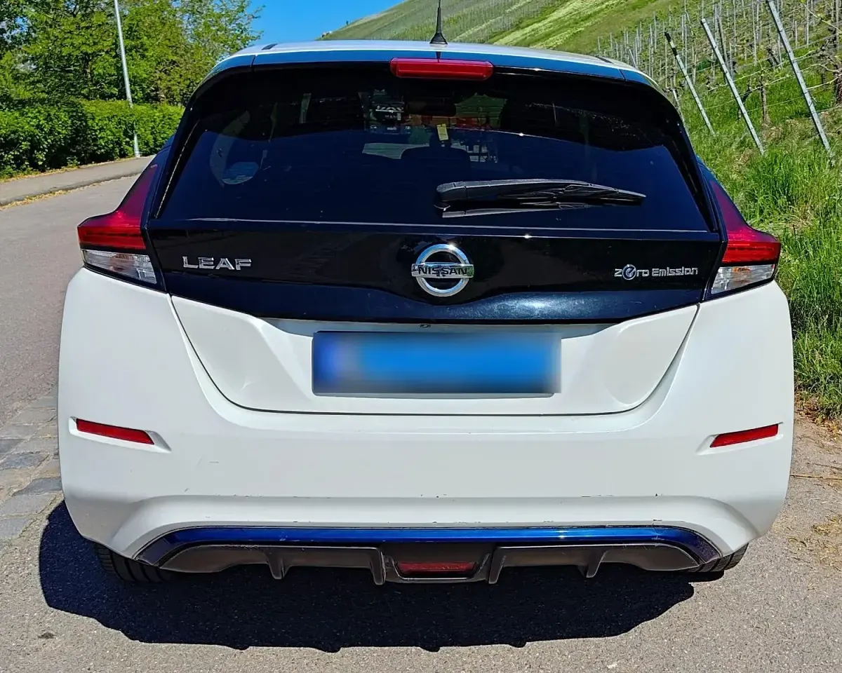 Gebraucht Nissan Leaf 110 kW (150 PS) 2020 Weiß Kleinwagen