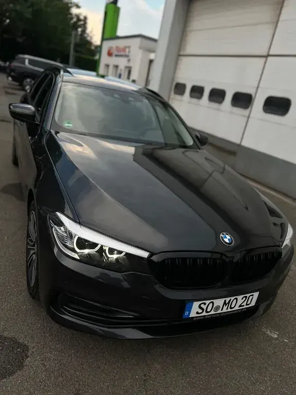 Gebraucht BMW 520 Sport Line 190 PS (139 kW) 2019 Schwarz Kombi