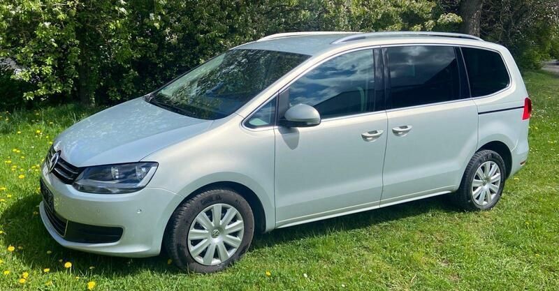 Silber Gebraucht 2012 VW Sharan Comfortline Van / Kleinbus | 7.000 € - Bild 1/4