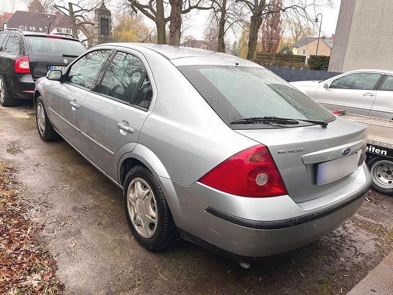Gebraucht Ford Mondeo Trend 125 PS (91 kW) 2003 Silber Limousine