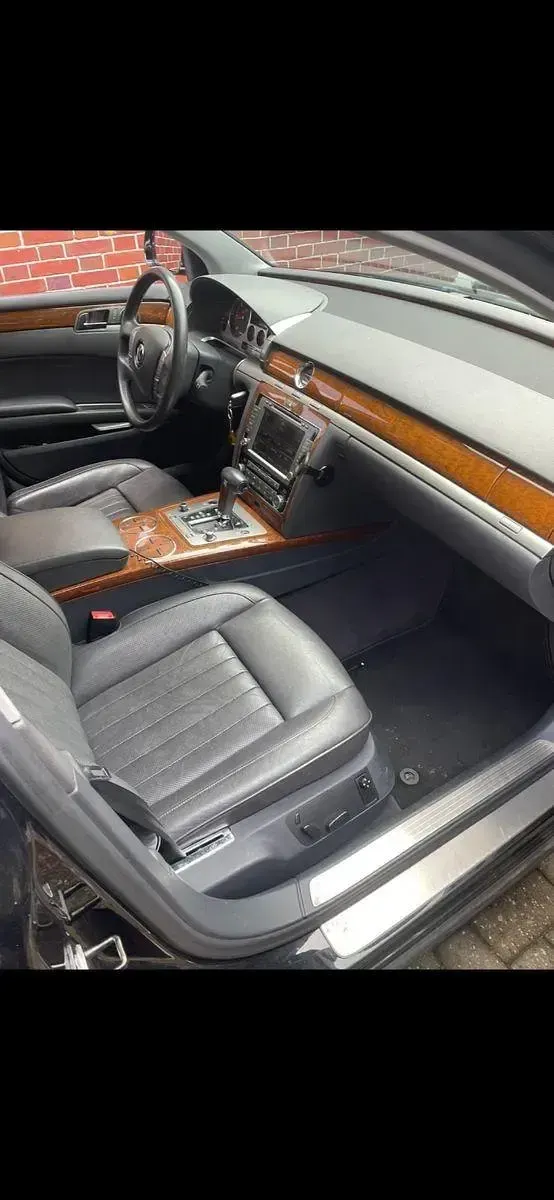 Gebraucht VW Phaeton 239 PS (175 kW) 2011 Schwarz Limousine
