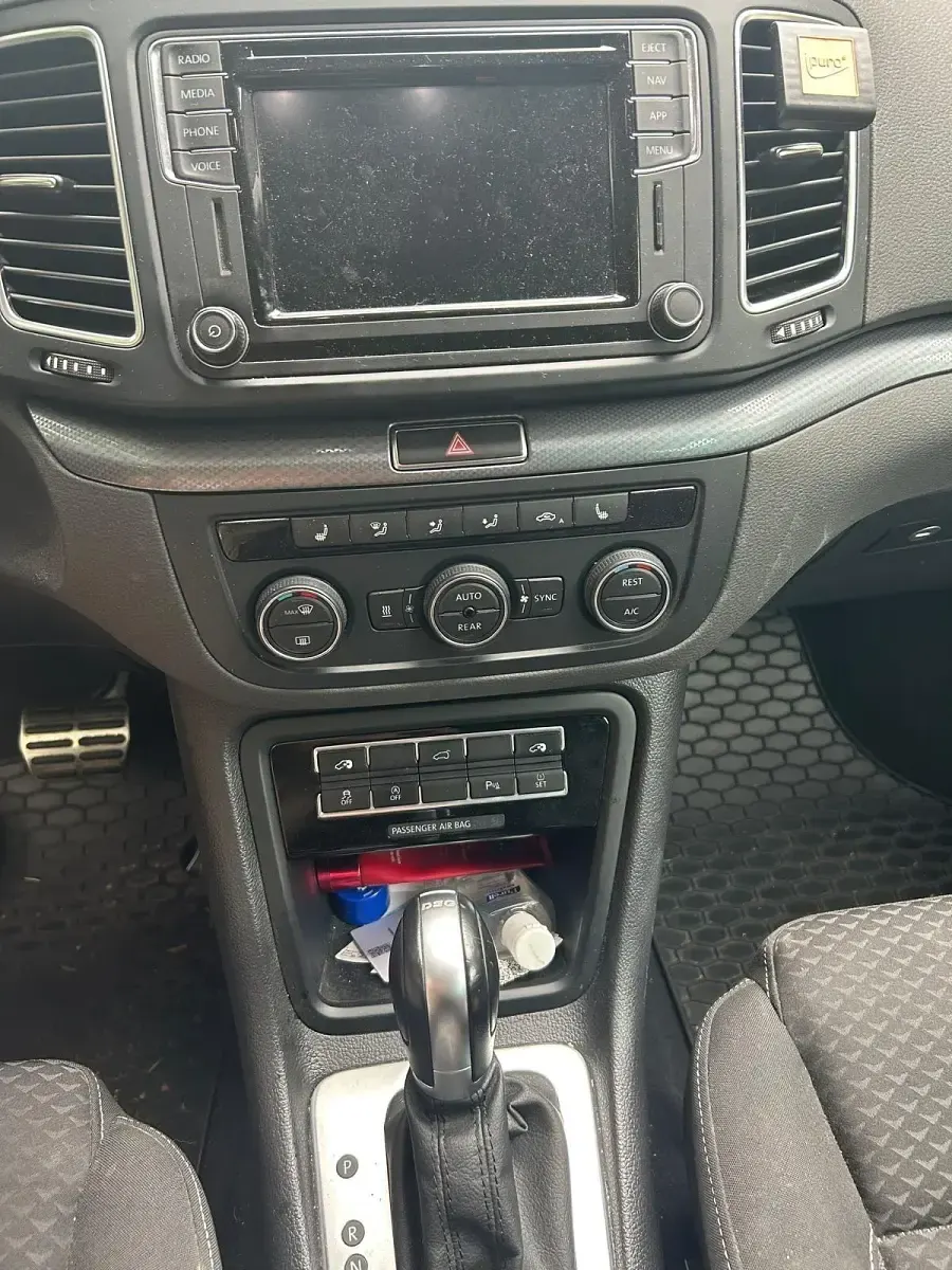 Gebraucht VW Sharan 150 PS (110 kW) 2022 Grau Van / Kleinbus