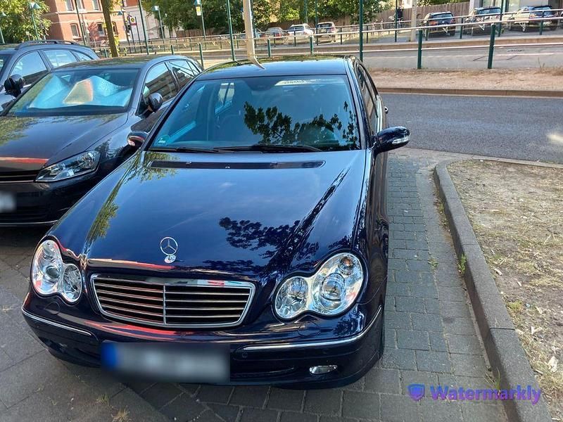 Gebraucht Mercedes C200 Avantgarde 163 PS (119 kW) 2003 Violet Limousine