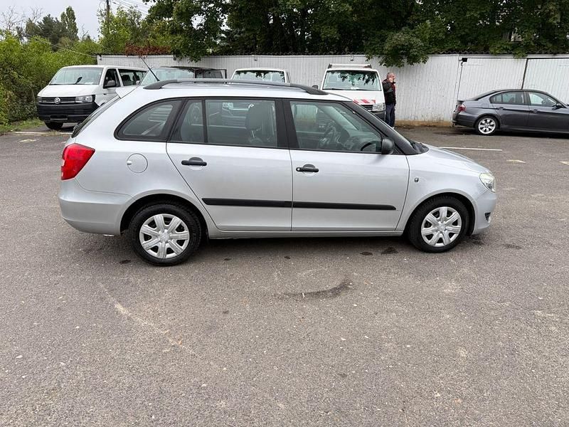 Gebraucht Skoda Fabia Cool Edition 69 PS (50 kW) 2010 Silber Kombi