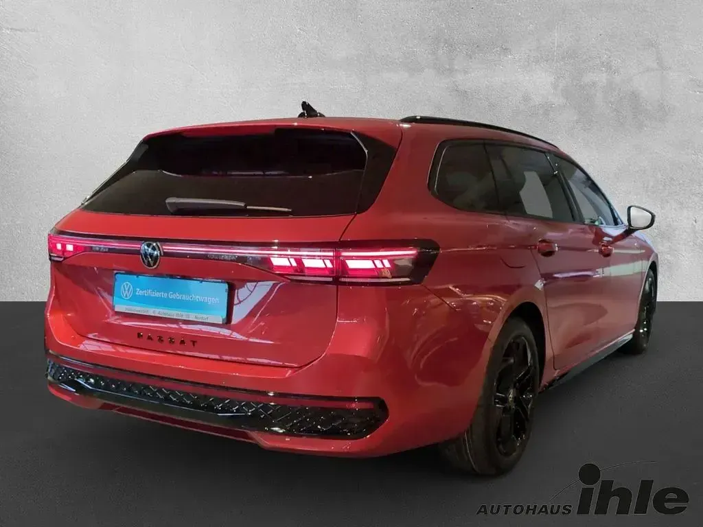 Gebraucht VW Passat Style 150 PS (110 kW) 2025 Rot Kombi