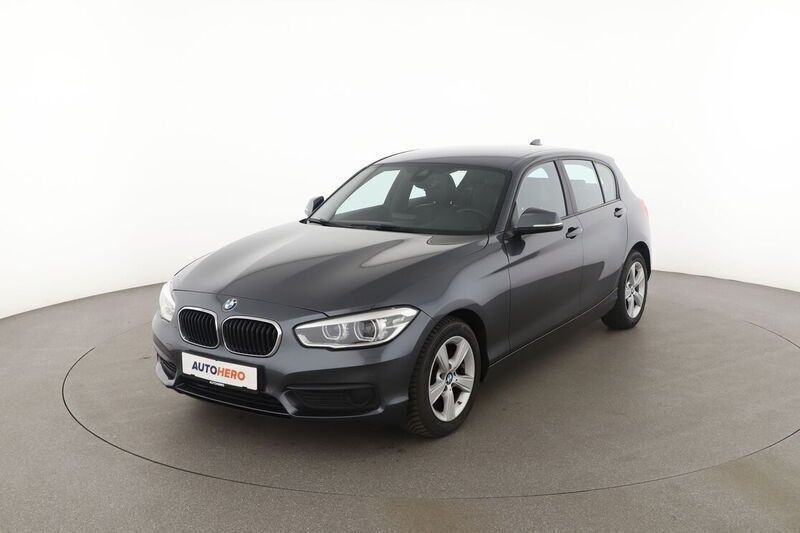 Grau Gebraucht 2017 BMW 118 Kleinwagen | 16.620 € (Etwas zu teuer) - Bild 1/4