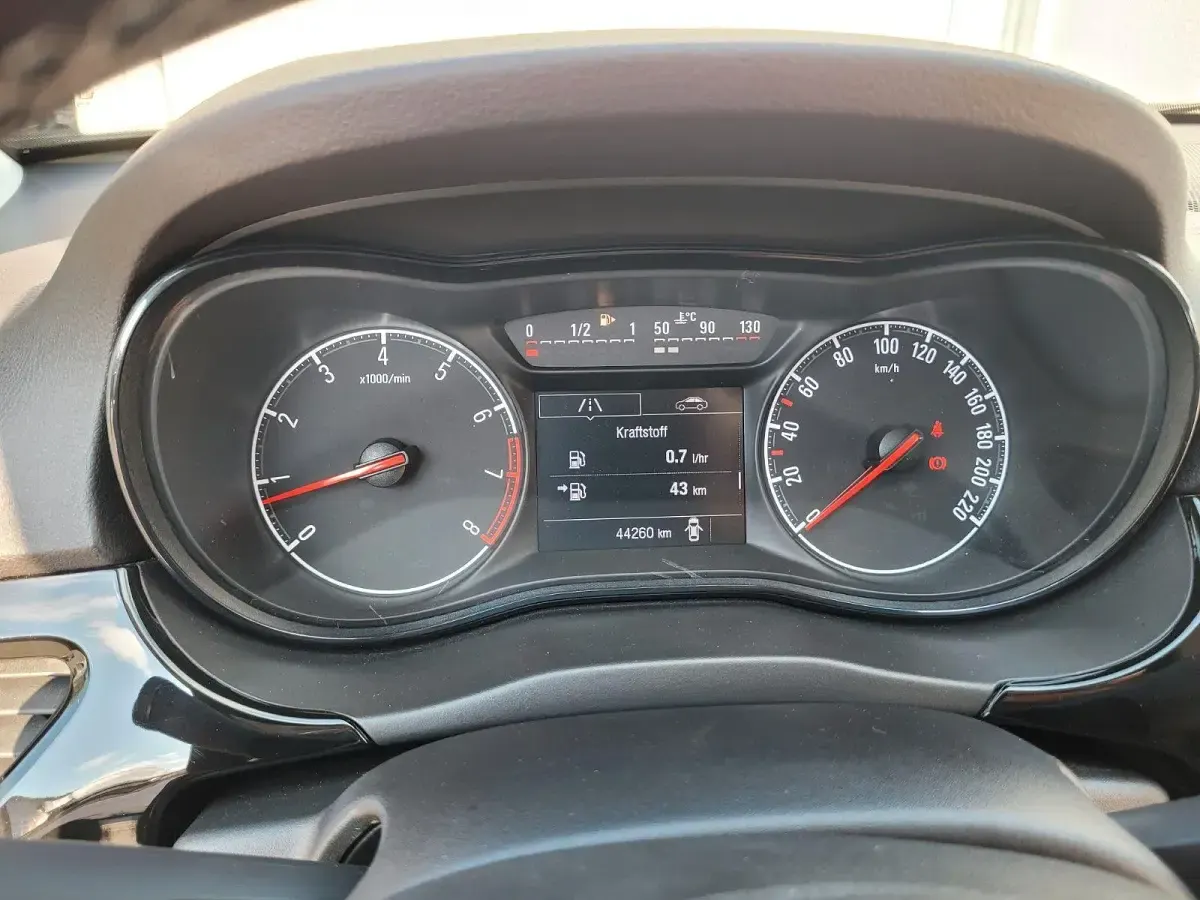 Usado Opel Corsa 90 CV (66 kW) 2018 Negro Utilitario