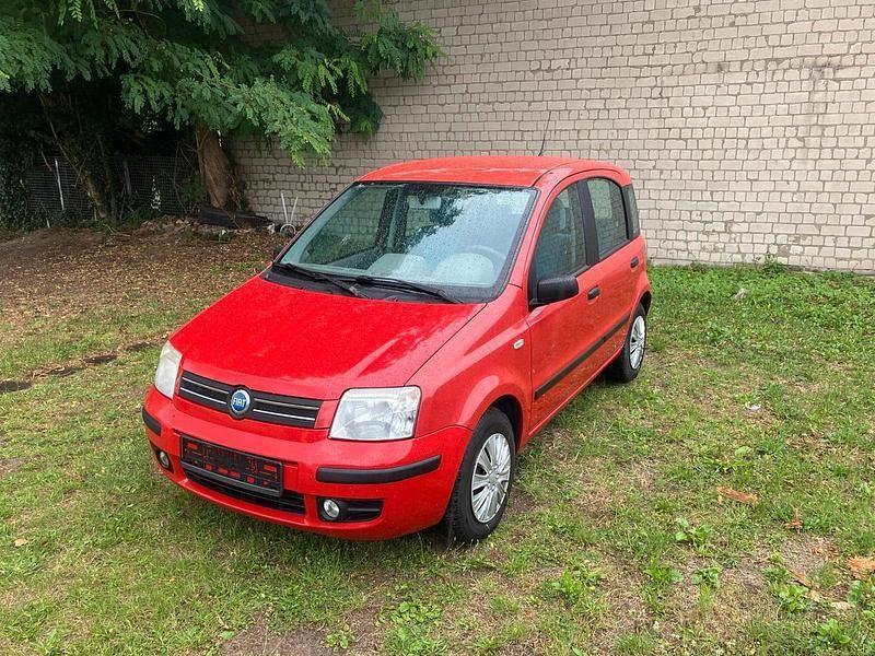 Rot Gebraucht 2005 Fiat Panda Kleinwagen | 1.950 € (Fairer Preis) - Bild 1/4