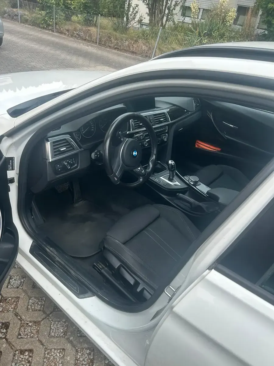 Gebraucht BMW 320 190 PS (139 kW) 2019 Weiß Kombi