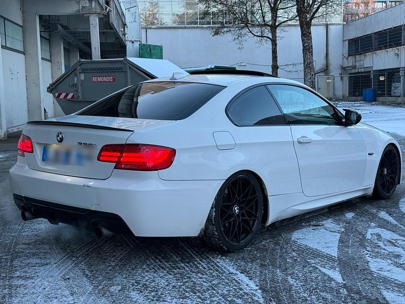 Gebraucht BMW 335 306 PS (225 kW) 2012 Weiß Coupé