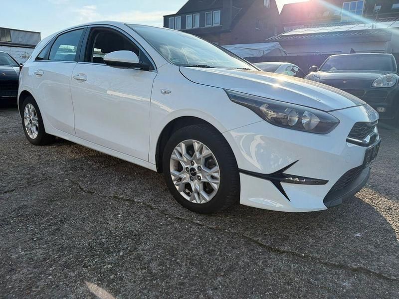 Gebraucht Kia Ceed Vision 120 PS (88 kW) 2022 Weiß Kleinwagen