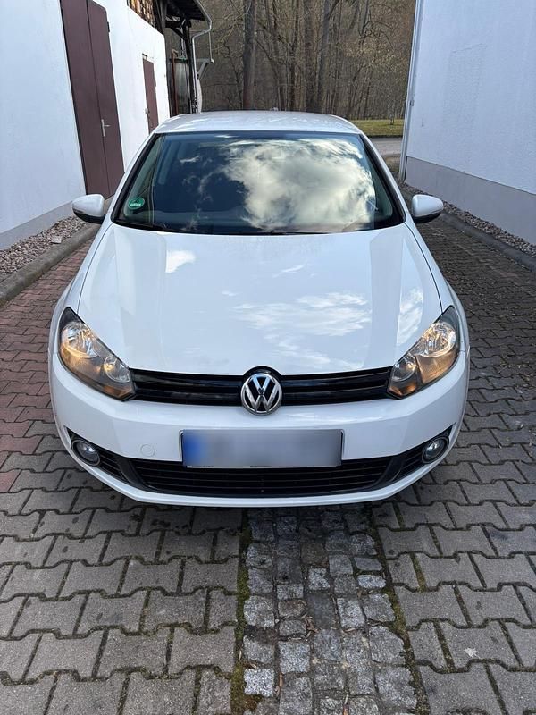 Gebraucht VW Golf VI 80 PS (58 kW) 2010 Weiß Kleinwagen