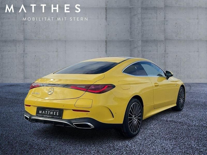 Gebraucht Mercedes CLE300 AMG 204 PS (150 kW) 2024 Gelb
