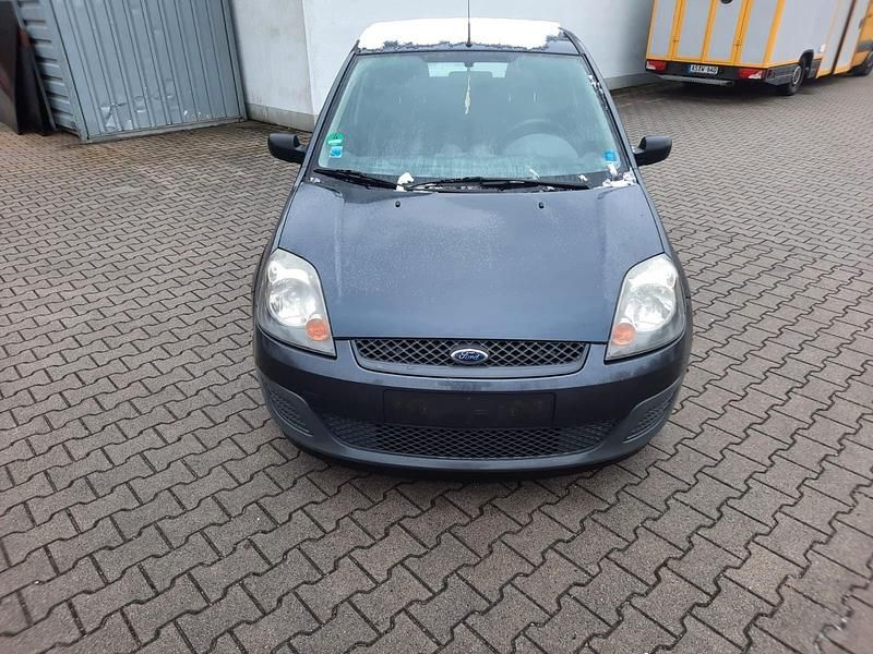 Blau Gebraucht 2006 Ford Fiesta Ambiente Limousine | 350 € (Superpreis) - Bild 1/4