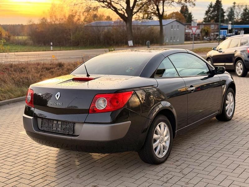 Gebraucht Renault Mégane Cabriolet Dynamique 120 PS (88 kW) 2005 Schwarz Cabrio