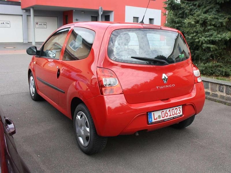 Gebraucht Renault Twingo Authentique 75 PS (55 kW) 2011 Rot Kleinwagen