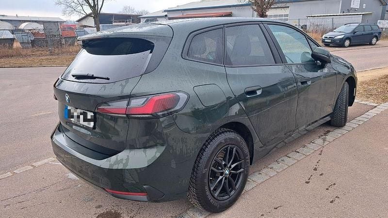 Gebraucht BMW 218 Active Tourer 136 PS (100 kW) 2023 Grün Van / Kleinbus