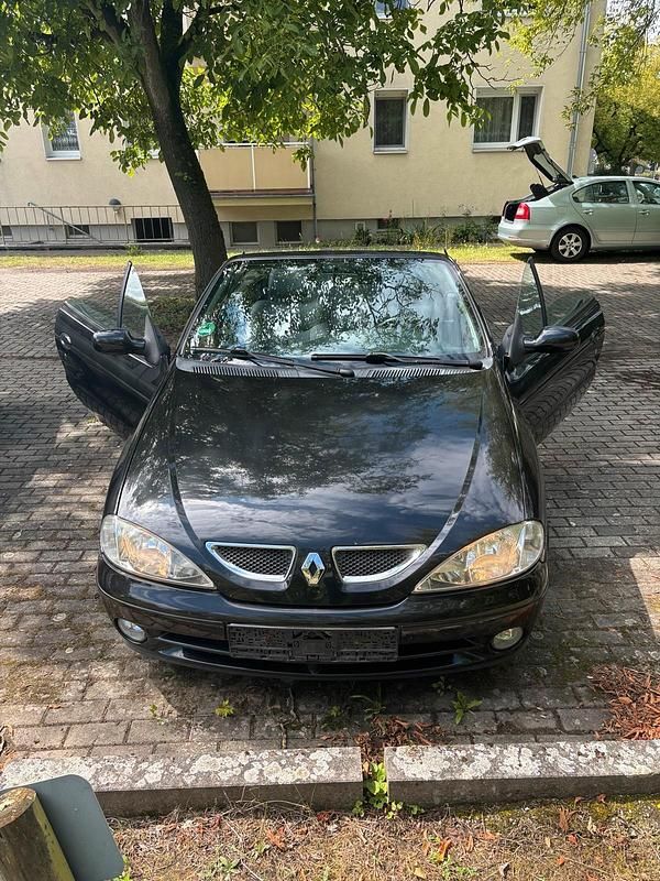 Schwarz Gebraucht 2002 Renault Mégane Cabriolet Cabrio | 800 € (Guter Preis) - Bild 1/4