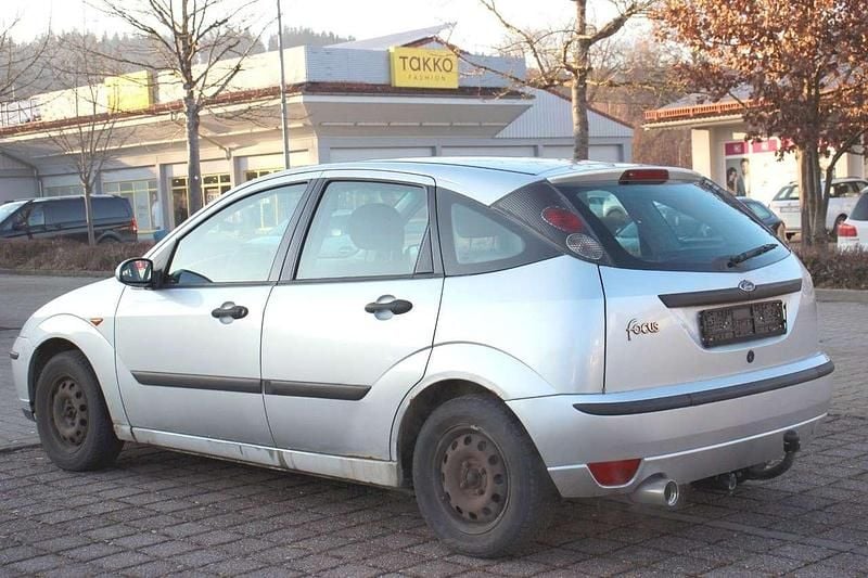 Usata Ford Focus 101 CV (74 kW) 2002 Argento Berlina