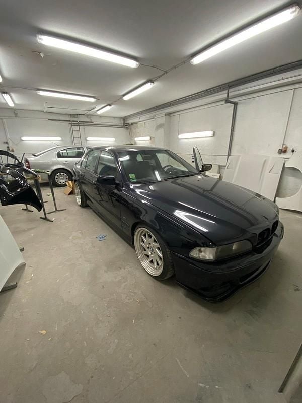 Gebraucht BMW 540 286 PS (210 kW) 1998 Schwarz Limousine