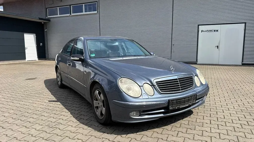 Gebraucht Mercedes E240 Avantgarde 177 PS (130 kW) 2004 Blau Limousine