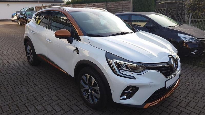 Gebraucht Renault Captur Intens 91 PS (66 kW) 2021 Perlmuttweiß/taklamakanorang SUV