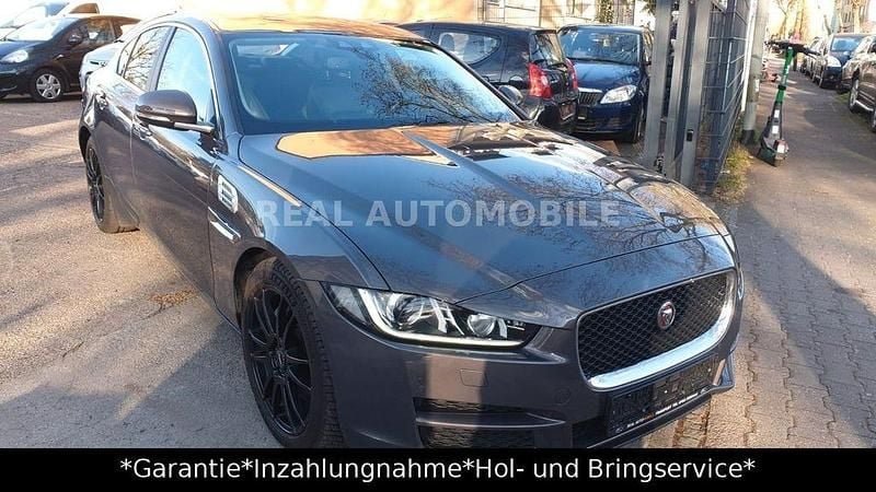 Gebraucht Jaguar XE Prestige 179 PS (131 kW) 2016 Grau Limousine