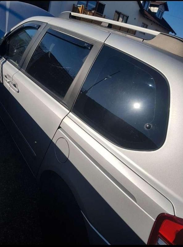 Gebraucht 2008 Kia Carnival EX Van / Kleinbus | 500 € - Bild 1/4