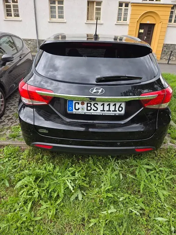 Gebraucht Hyundai i40 Style 136 PS (100 kW) 2012 Schwarz Kombi