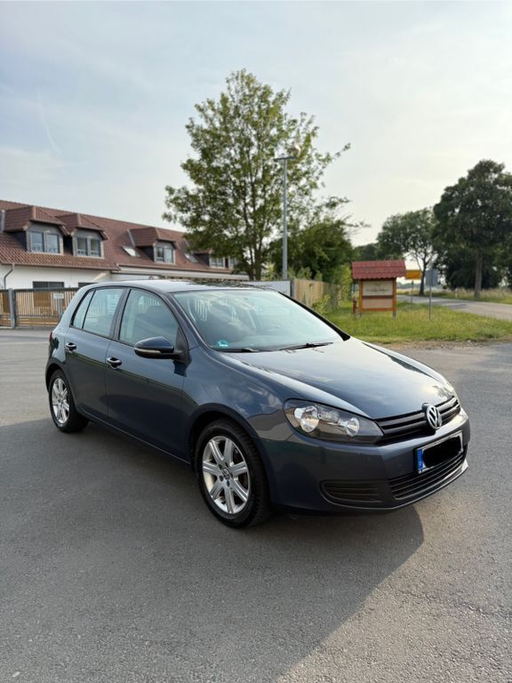 Blau Gebraucht 2009 VW Golf VI Trendline Limousine | 4.850 € (Guter Preis) - Bild 1/4