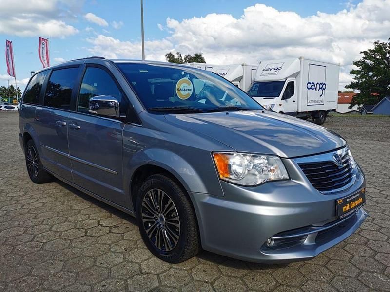 Gebraucht Lancia Voyager S 177 PS (130 kW) 2015 Silber Van / Kleinbus