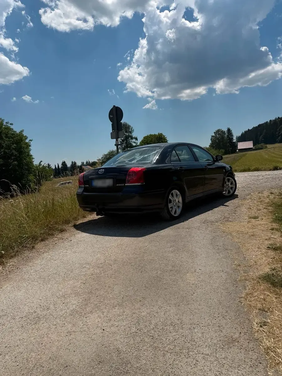 Gebraucht Toyota Avensis 163 PS (119 kW) 2006 Schwarz Limousine