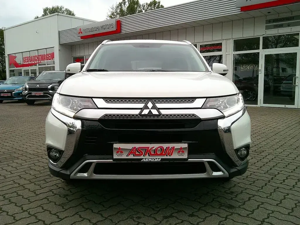 Gebraucht Mitsubishi Outlander Spirit 150 PS (110 kW) 2021 Weiß SUV